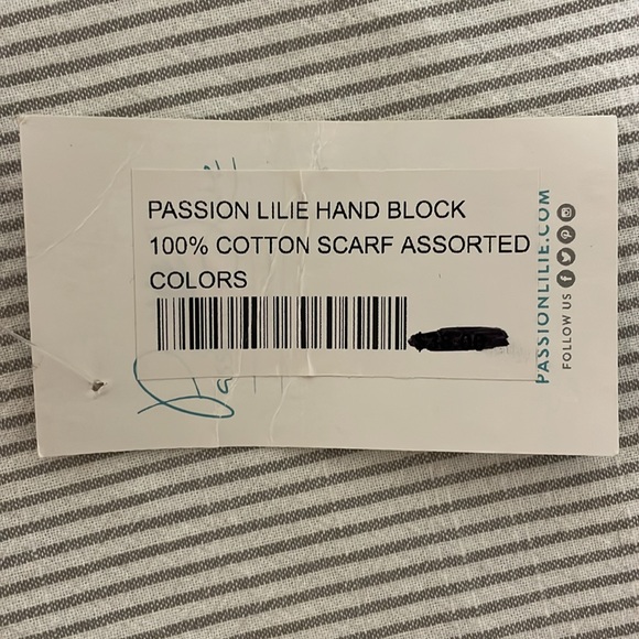 Passion Lilie Hand Block Scarf - Picture 4 of 5